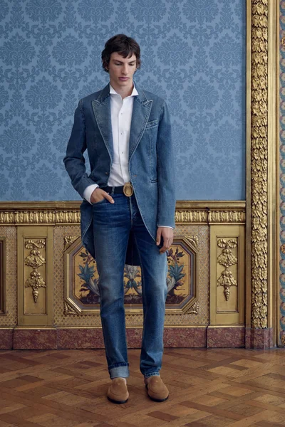 Look 10